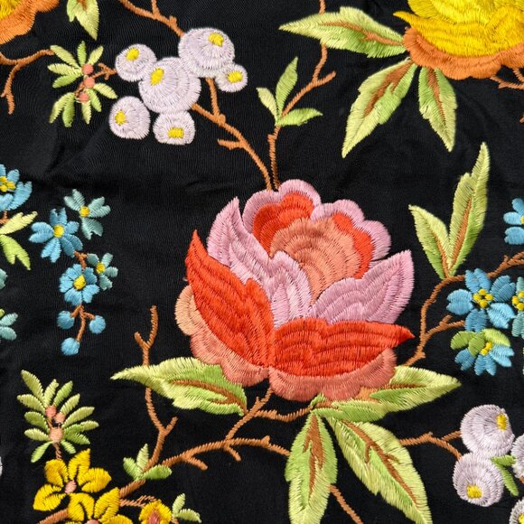 Antique Chinese Silk Hand Embroidered Piano Shawl - Picture 9 of 11